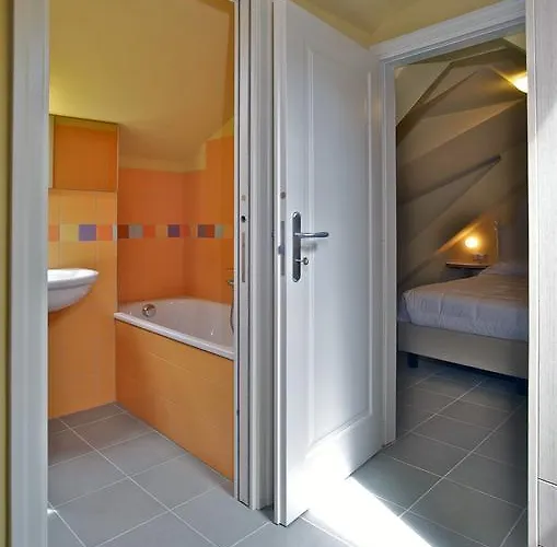 Della Maria 4*