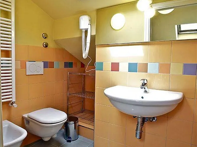 Della Maria Couette-café